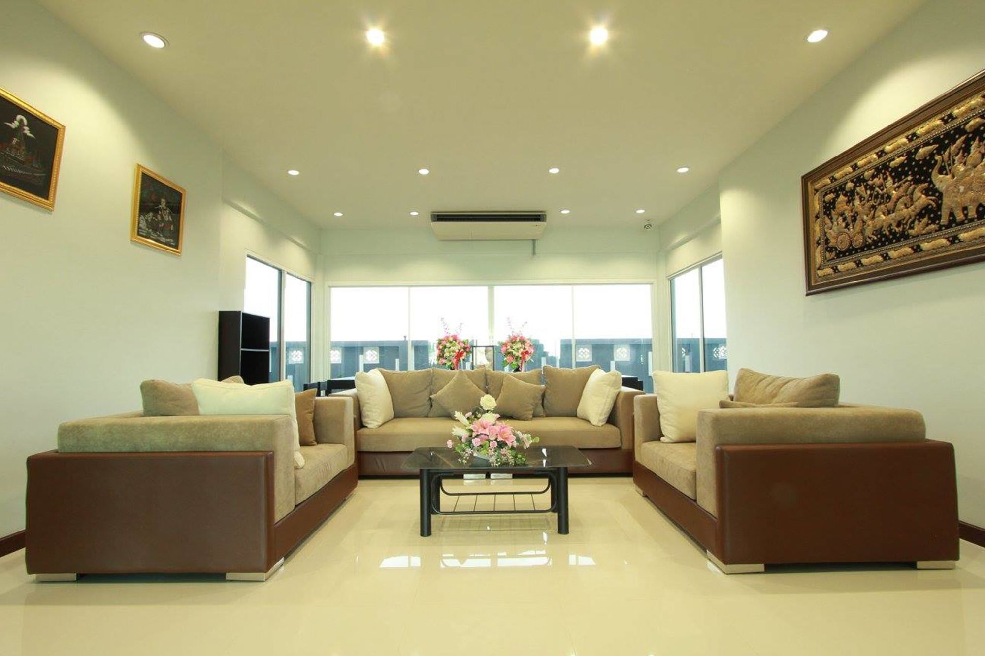 The Park 304 Executive Serviced Apartment Si Maha Phot Exterior photo